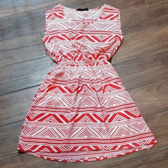 Peaches And Cream Dresses & Skirts - Peaches & Cream S red white Aztec dress